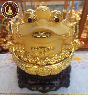 Cóc Xi Vàng Đế Gỗ Xoay